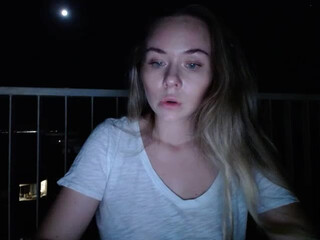 Linda 0nline busty confused girl fucks cunt