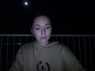 Linda 0nline adult bitch dabbles with rubber penis