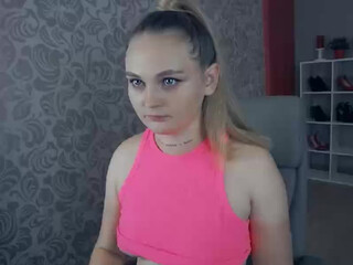 Loveesucking hot lady squeezes tits in the kitchen