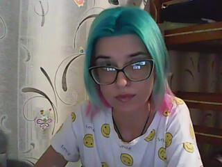 malvinella shows her pussy on the chair