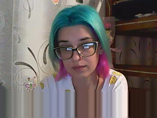 malvinella kinky babe posing solidly