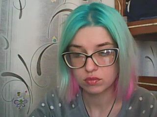 malvinella babe in stockings fucks both holes