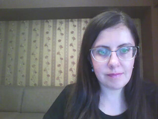 mandarinka28 busty maiden posing in stockings