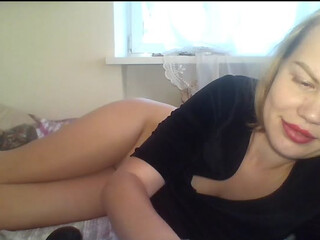 mariannaa beautiful bitch fucks herself with a phallus