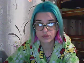 malvinella busty woman chatting in chat