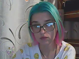 malvinella desired chick caresses juicy holes