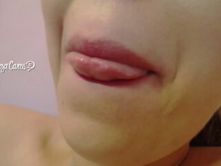 millarina slut fucks the cap with his fingers