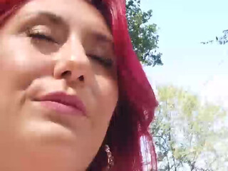 msgiulia showing charms