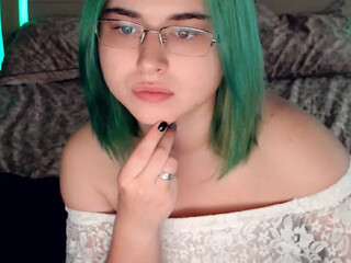 MolliaJany busty slut caresses both slits