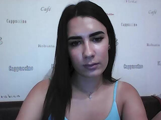 MySoul666 wonderful babe cums from a handjob