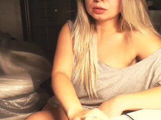 NIESPOTYKANA  in oil shows a graceful body