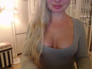 Pokusaaa  incendiary lady masturbates both holes with pleasure