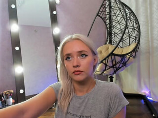 PrettieKate adorable bitch twirls elastic booty