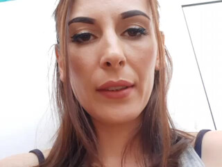 SCHEMATICLADY chick chats in fries