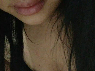 Sexy-aziatka adult skin jerks off both holes