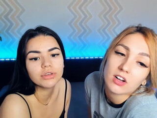 Sheena667 cute brunette sucking dick