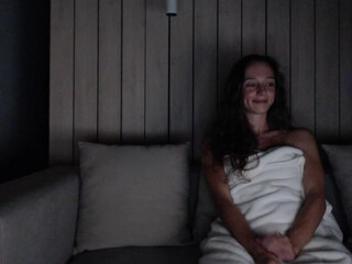 shyschoolgrl front seat thinks