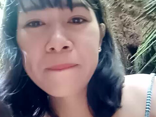 Sub Suzy Dark haired beauty