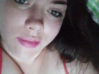 TaraRid big breasted passion rubs the body with oil