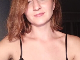 Tomuchofheave spicy bitch exposes her charms