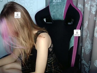 Unikaa cute bitch fucks pussy with phallus