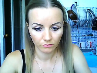 Treshgirl luxurious babe fucks pussy relish