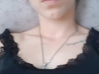 Vikki-kiska cute girl sucks penis