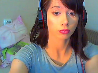 VikiKonfetka sexy lady fucks shaved holes