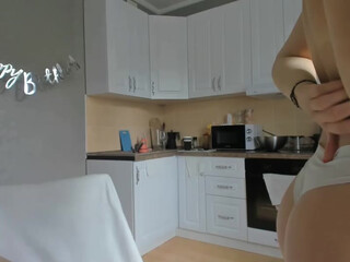 WonderMama Busty woman