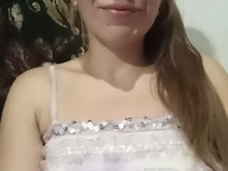 yyuulliiaaa sweet chick masturbates with sex toys