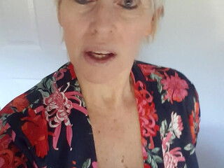 sexymatureaussielady manyvids onlyfans sexy lady fucks both holes