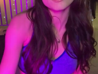 aidrafoxx manyvids onlyfans sexy mare caresses hairy cunt