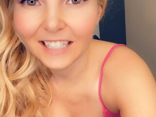 aaliyahlove manyvids onlyfans Appetizing brunette