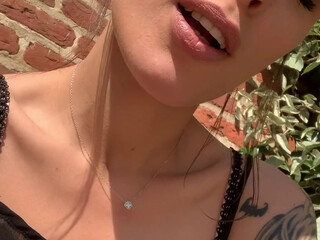 2020 manyvids onlyfans sweet and attractive babe masturbates