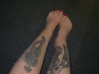 gthatass manyvids onlyfans busty slut jerks off and cums