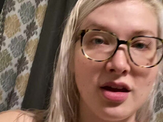 emilyright manyvids onlyfans shy chick poses naked