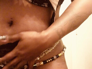 aryanastarr manyvids onlyfans seductive babe shows boobs