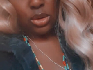 aryanastarr manyvids onlyfans cute chick shows off gorgeous body