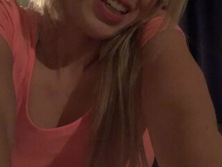 zoeyssweettea manyvids onlyfans slut fucks pussy and cums