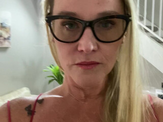 mrssiren manyvids onlyfans sweet masturbating