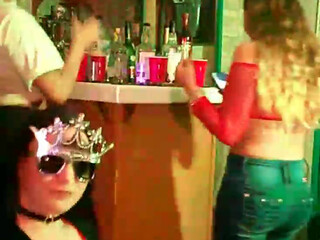 anacondanoire manyvids onlyfans green haired sweater cuddles