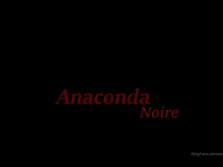 anacondanoire manyvids onlyfans sexy hottie fucks both holes