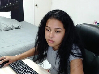 emma_rose2 chaturbate hot young lady is fucking pussy