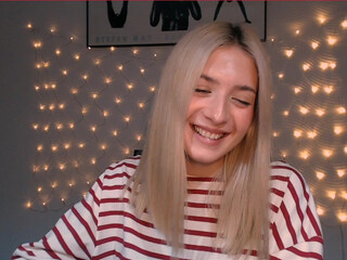 eva_sun chaturbate Incendiary lady relishly masturbates both holes