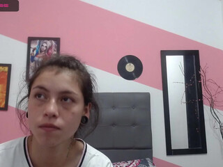 mariana_melissa chaturbate skinny girl posing nude