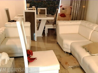 dan_sweet069 chaturbate Black-haired woman