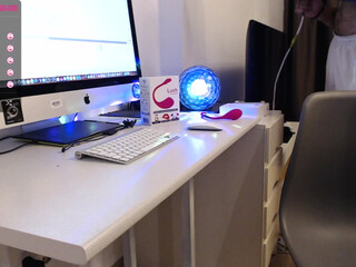 bomb_sex chaturbate exquisite skin fucks pussy through pants