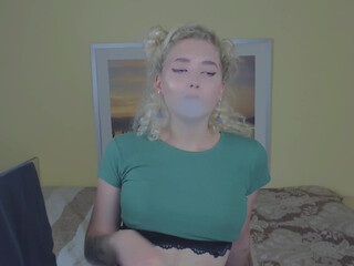 lilihurt chaturbate played with tits