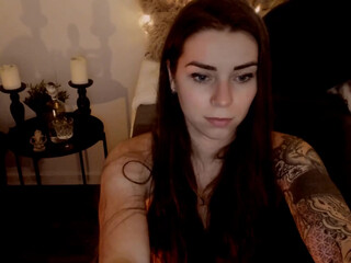 naphrodite chaturbate shakes while husband is not at home