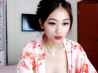 evelyn_hermes chaturbate sexy babe gently caresses pussy